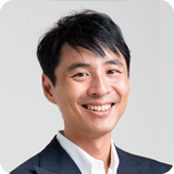 石井 智康 氏